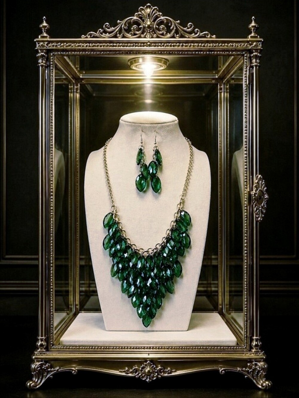 Faceted Transparent Green Acrylic Statement Necklace and Earrings Gold Tone NWOT